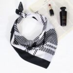 دستمال سر و گردن زنانه مدل مینی اسکارف تابستانه قواره کوچیک چهارخونه کد ana-2435